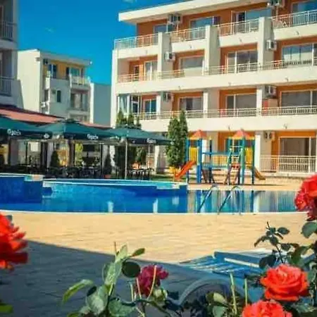 Ferienunterkunft Strandnaehe Mit Pools * Slantchev Briag