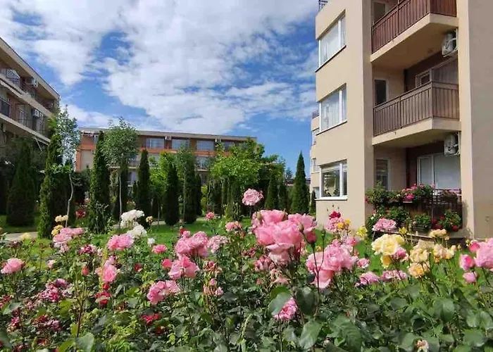 Ferienunterkunft Strandnaehe Mit Pools Lägenhet *