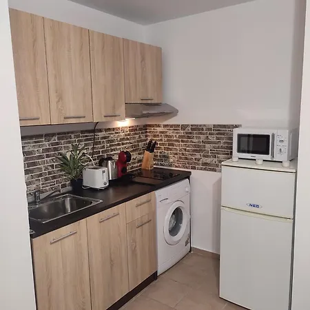 Ferienunterkunft Strandnaehe Mit Pools * Сонячний Берег