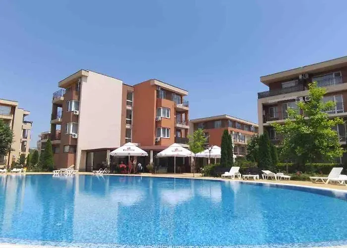 Ferienunterkunft Strandnaehe Mit Pools アパート サニービーチ