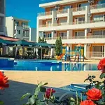 Ferienunterkunft Strandnaehe Mit Pools * Сонячний Берег