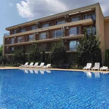 Ferienunterkunft Strandnaehe Mit Pools Апартаменти *