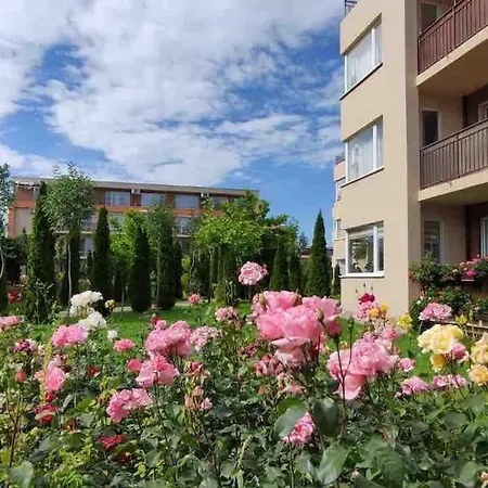 Ferienunterkunft Strandnaehe Mit Pools Апартаменти *